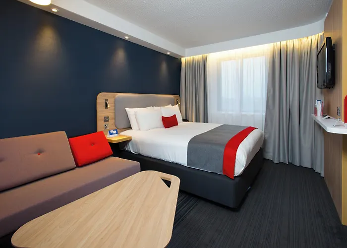 Holiday Inn Express London Luton Airport By Ihg