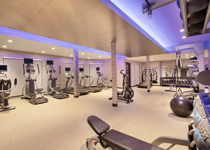 Courtyard By Marriott Topeka