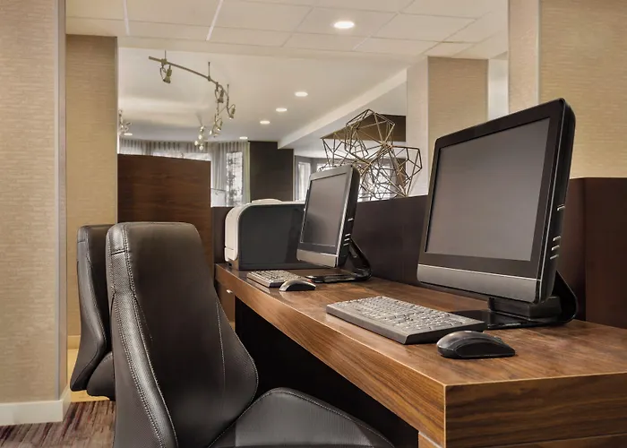 Courtyard By Marriott Topeka