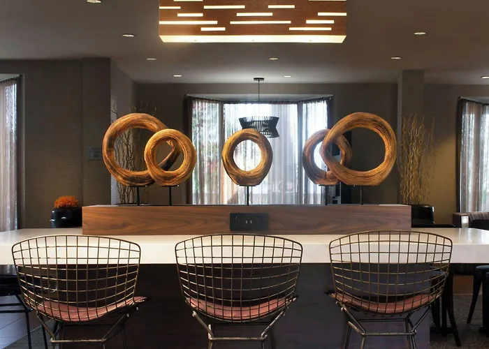 Courtyard By Marriott Oakland Airport