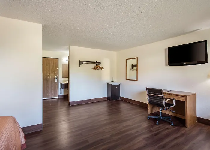 Americas Best Value Inn & Suites Harrisonville