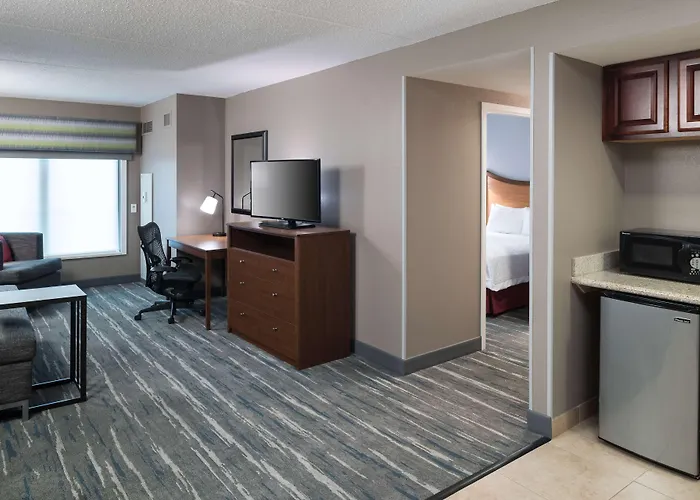 Hampton Inn & Suites Chicago North Shore