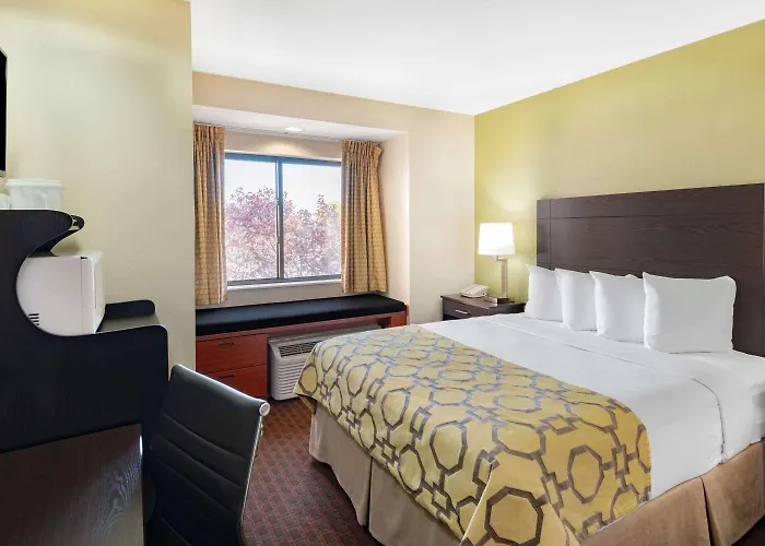 Baymont By Wyndham Farmington