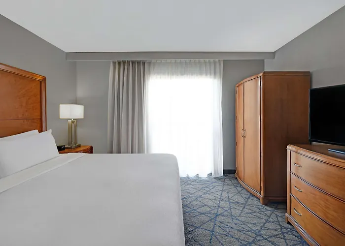 Embassy Suites By Hilton Detroit - Livonia/Novi
