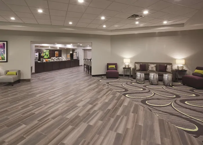 Bloom Hotel
