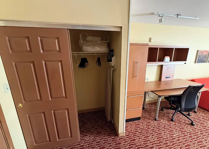 Mainstay Suites Bloomington Near University
