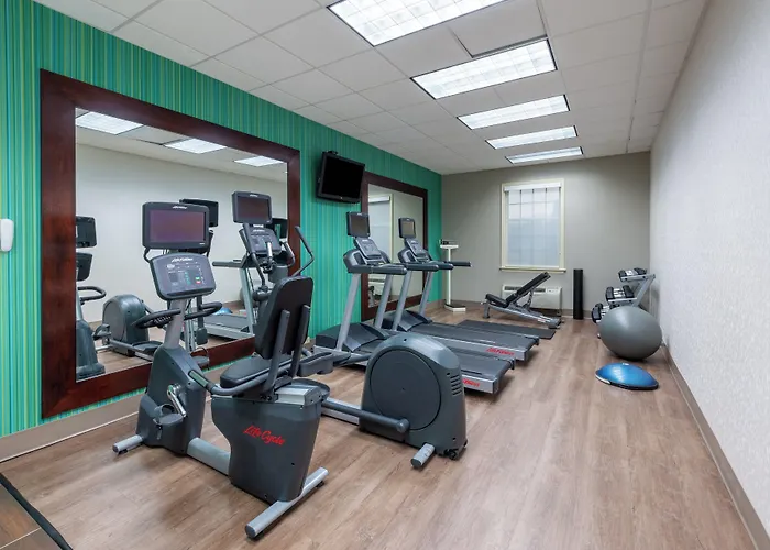 Holiday Inn Express State College At Williamsburg Square By Ihg
