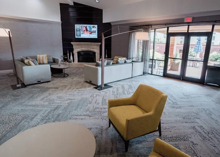 Courtyard By Marriott Hickory