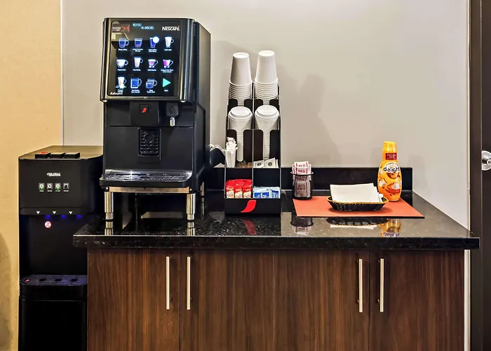 Best Western Plus Pitt Meadows Inn & Suites