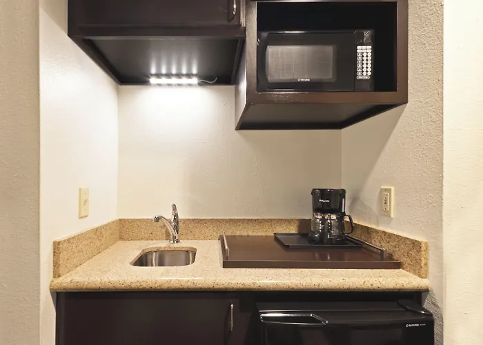 Holiday Inn Express Hotel & Suites Colby By Ihg