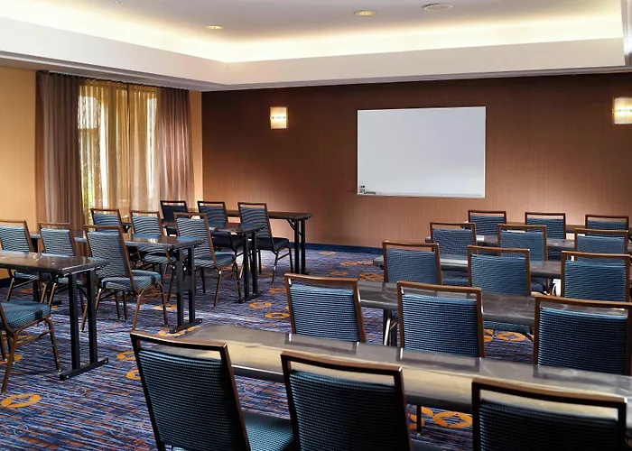 Courtyard By Marriott Atlanta Alpharetta