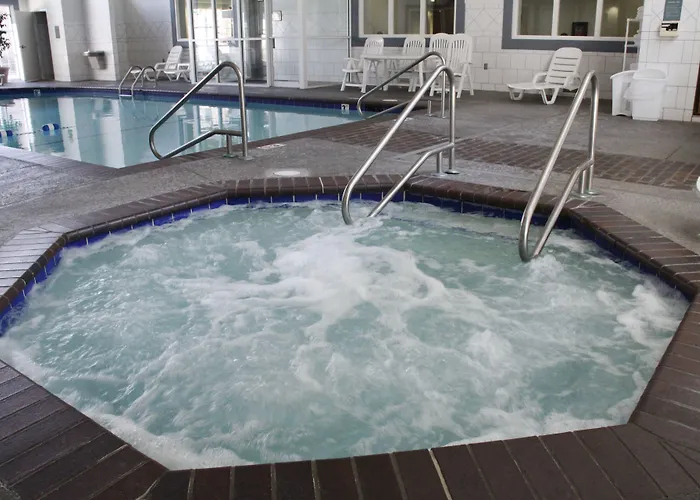 Baymont By Wyndham Des Moines Airport