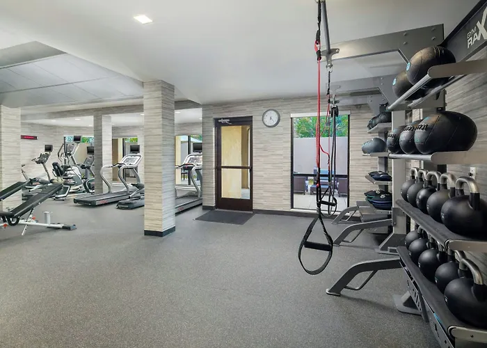 Courtyard By Marriott Dayton North