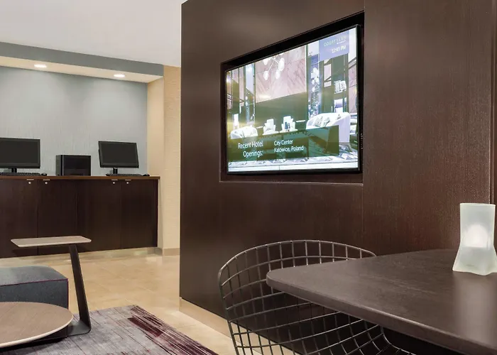Courtyard By Marriott Dayton North