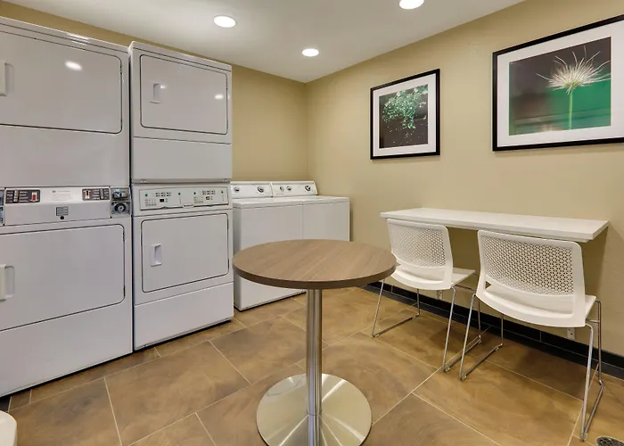 Candlewood Suites Salina By Ihg