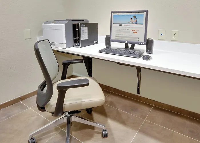 Candlewood Suites Salina By Ihg