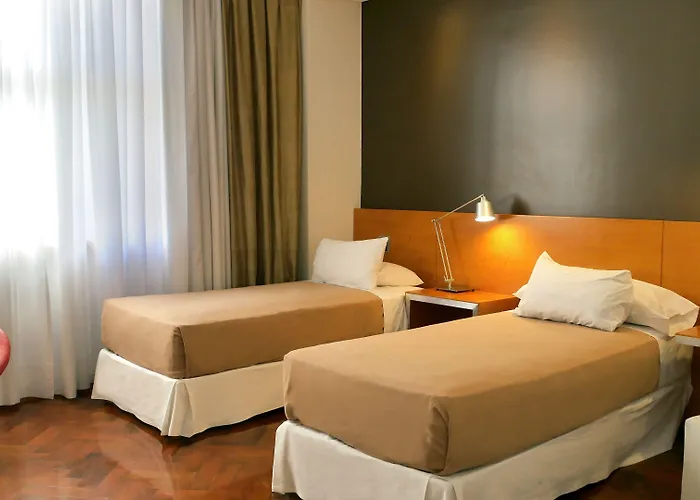 725 Continental Hotel