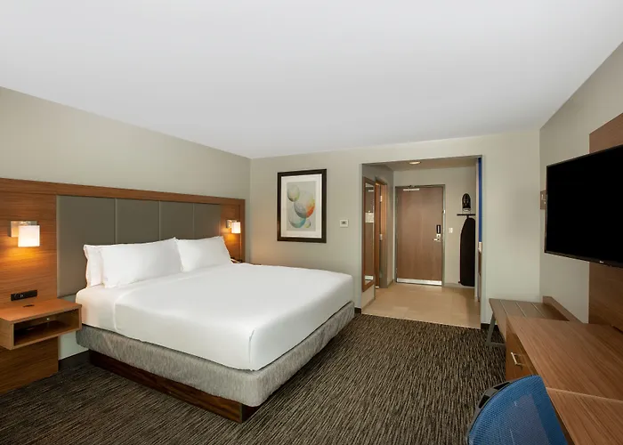 Holiday Inn Express Hotel & Suites Norfolk By Ihg