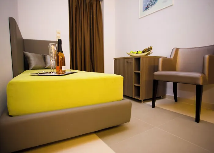 Astron Hotel