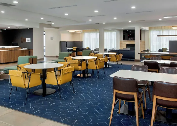 Courtyard By Marriott New Haven Orange