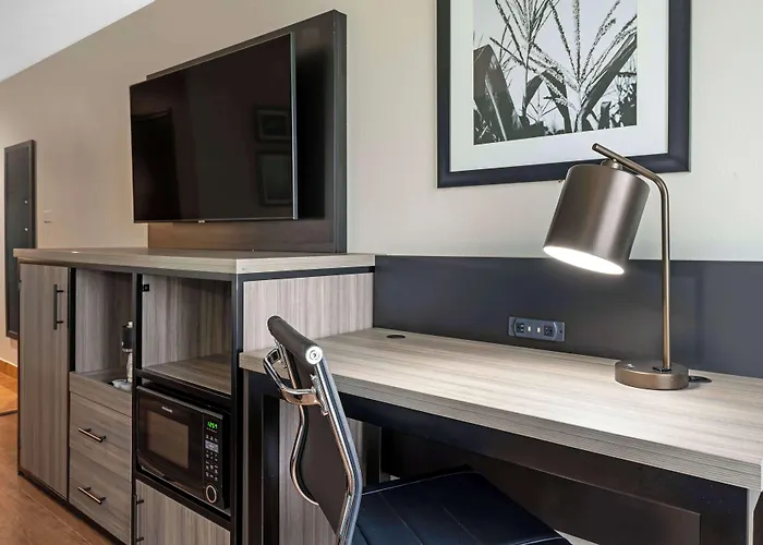 Best Western Plus Greenwood Indy South Inn