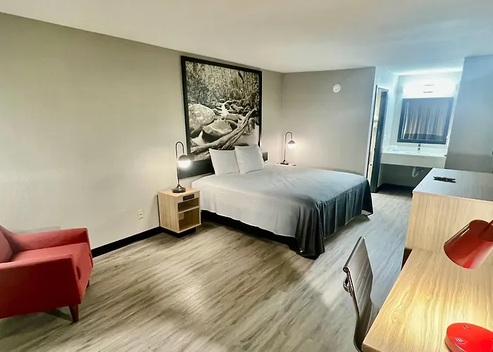 Super 8 By Wyndham Manchester Tn