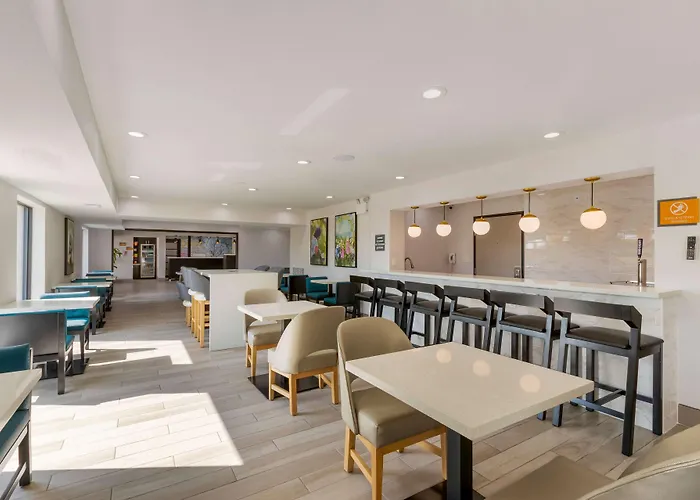 La Quinta By Wyndham Des Moines West Clive