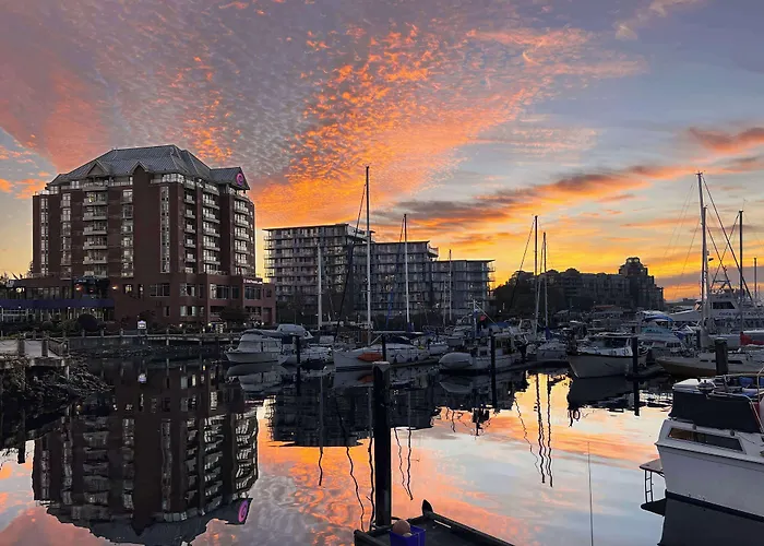 Coast Victoria Hotel & Marina By Apa