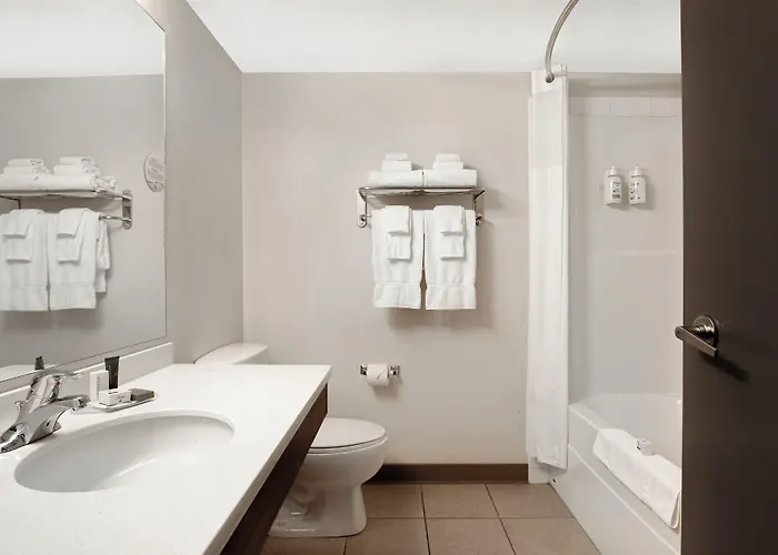 Days Inn By Wyndham Victoria Airport Sidney