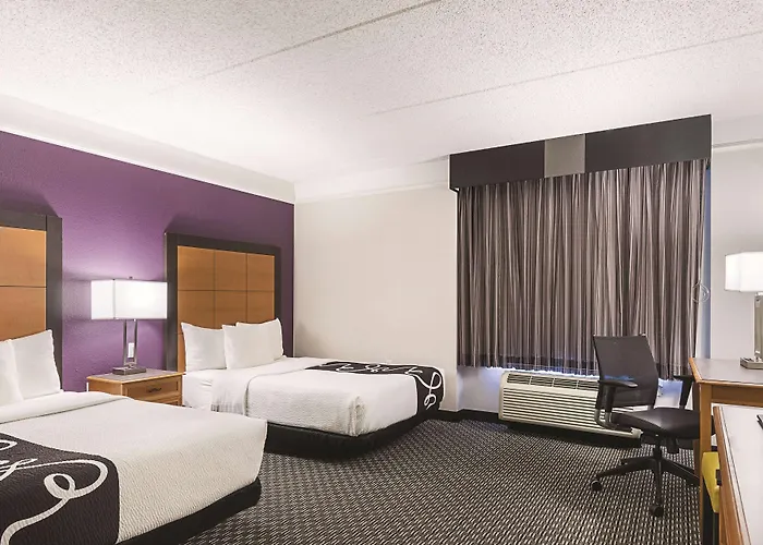 La Quinta Inn & Suites By Wyndham University Area Chapel Hill