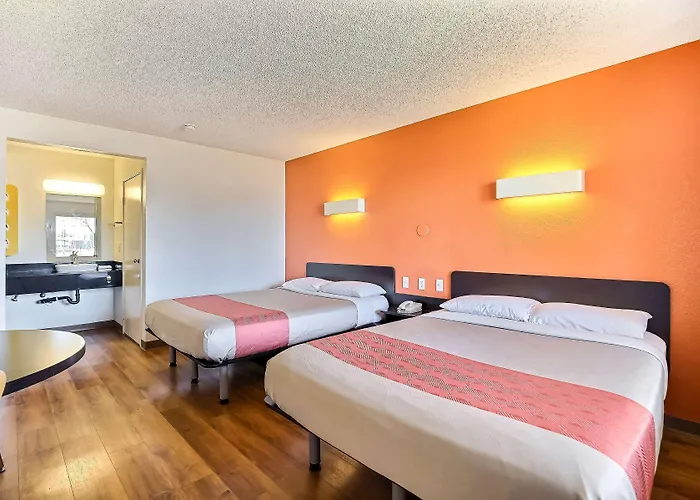 Motel 6-Oakland, CA - Embarcadero