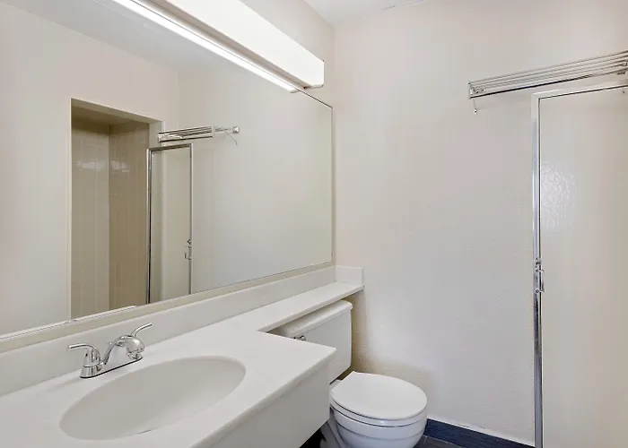 Travelodge By Wyndham Chambersburg