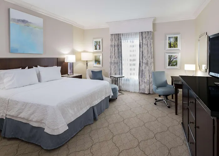 Hampton Inn & Suites South Park At Phillips Place