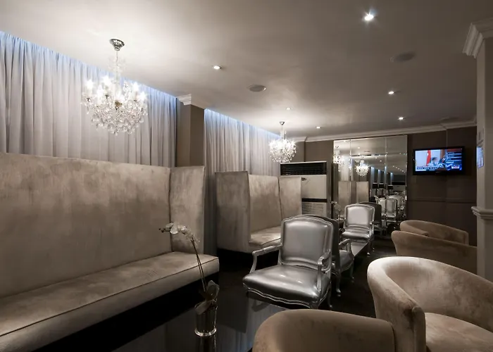 Manhattan Hotel