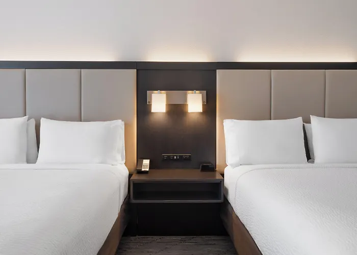 Holiday Inn Express & Suites - Tampa East - Ybor City By Ihg