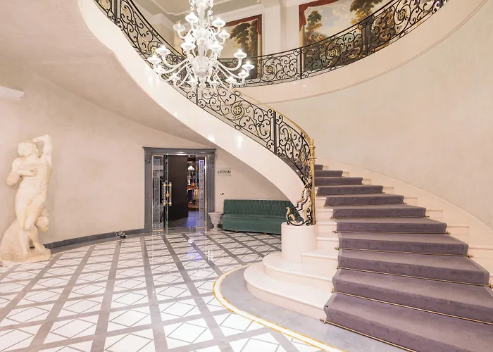 Royal Hotel Carlton