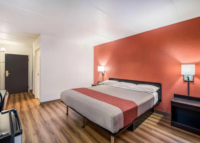 Motel 6-Henderson, Tx