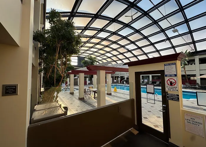 Best Western Plus Milwaukee Airport Hotel & Conference Center