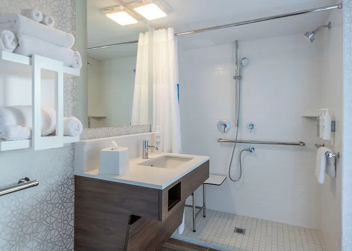 Hampton Inn Manchester Downtown