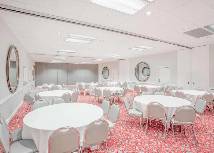 Ramada By Wyndham Barstow
