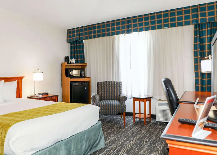 Ramada By Wyndham Cumberland Downtown