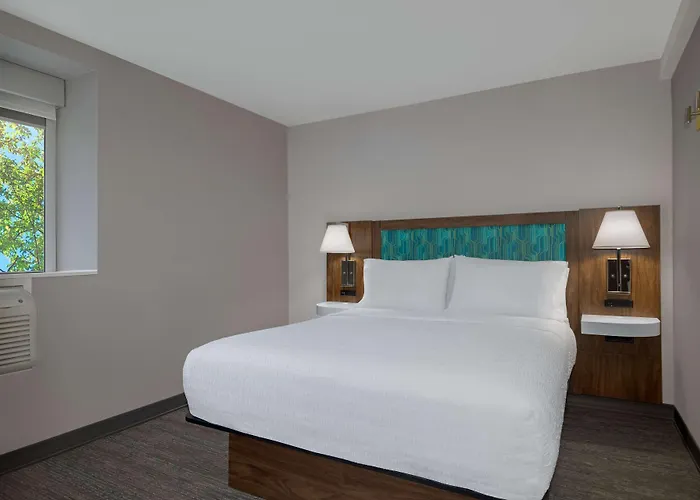 Hampton Inn & Suites By Hilton Toronto Downtown