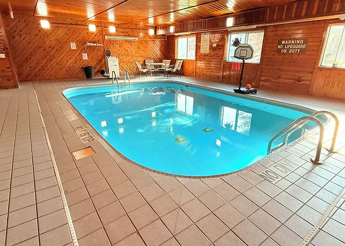 Quality Inn & Suites Eau Claire University Area