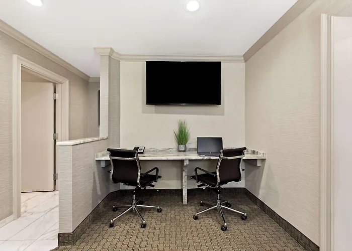 Best Western Plus Concordville Hotel