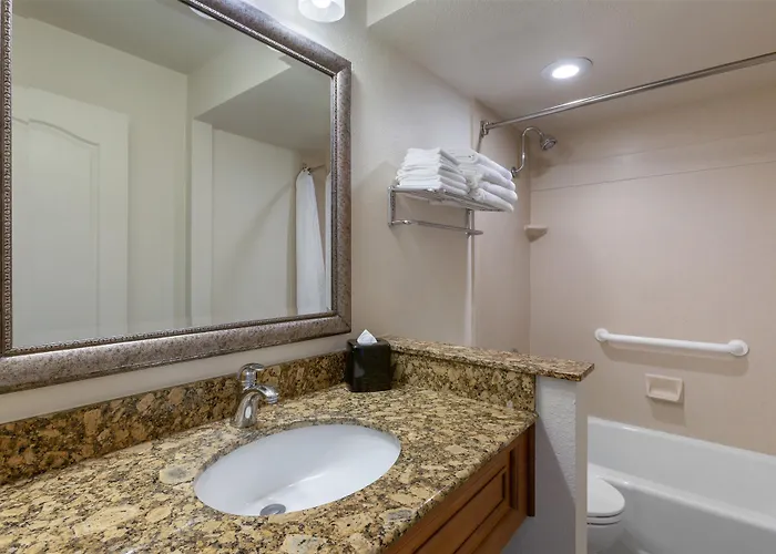 Best Western Plus A Wayfarer'S Inn & Suites