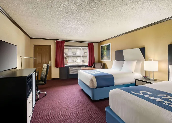 Days Inn By Wyndham Bend