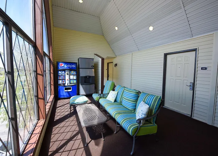 Best Western Plus Dockside Waterfront Inn