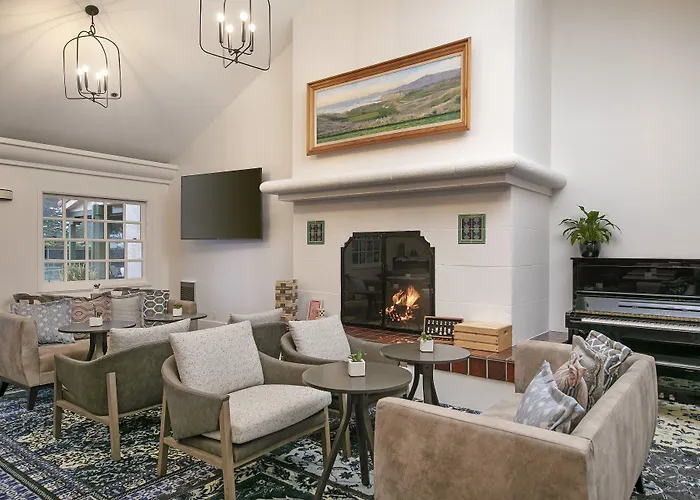 Half Moon Bay Lodge