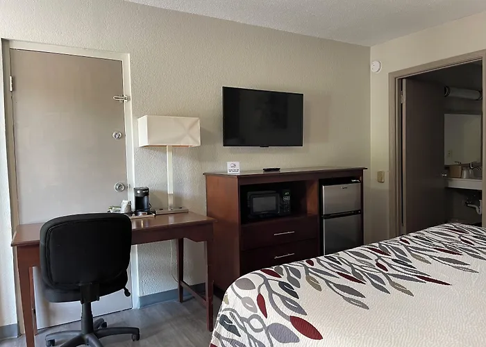 Red Roof Inn Lagrange