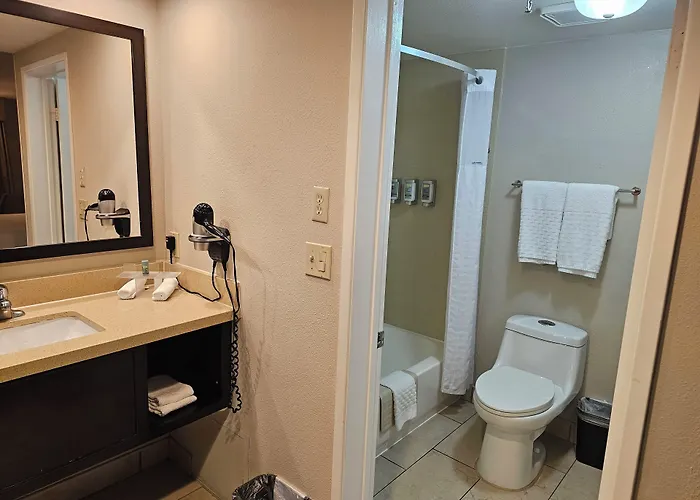 Best Western Pasadena Royale Inn & Suites